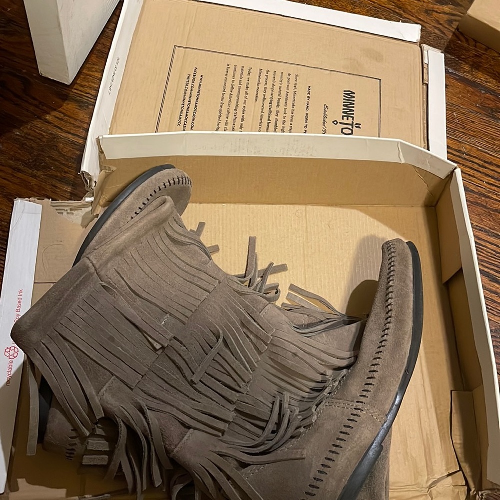 Minnetonka boot 3 layer